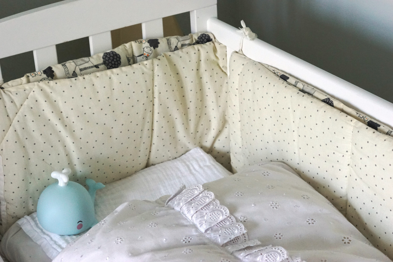 Hvor skal baby sove – bedside, vugge eller?