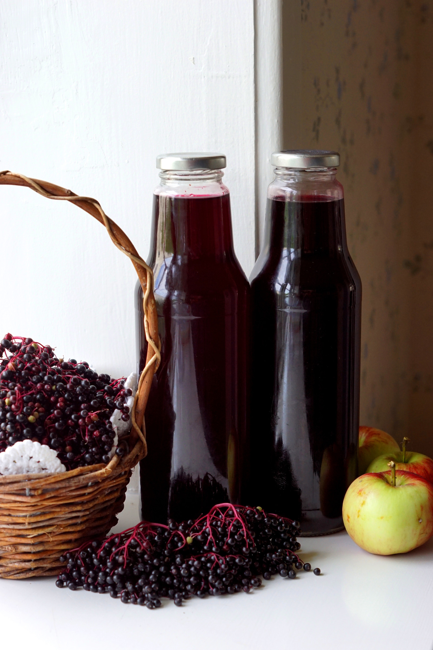 Hyldebærsaft (m. æble og solbær)