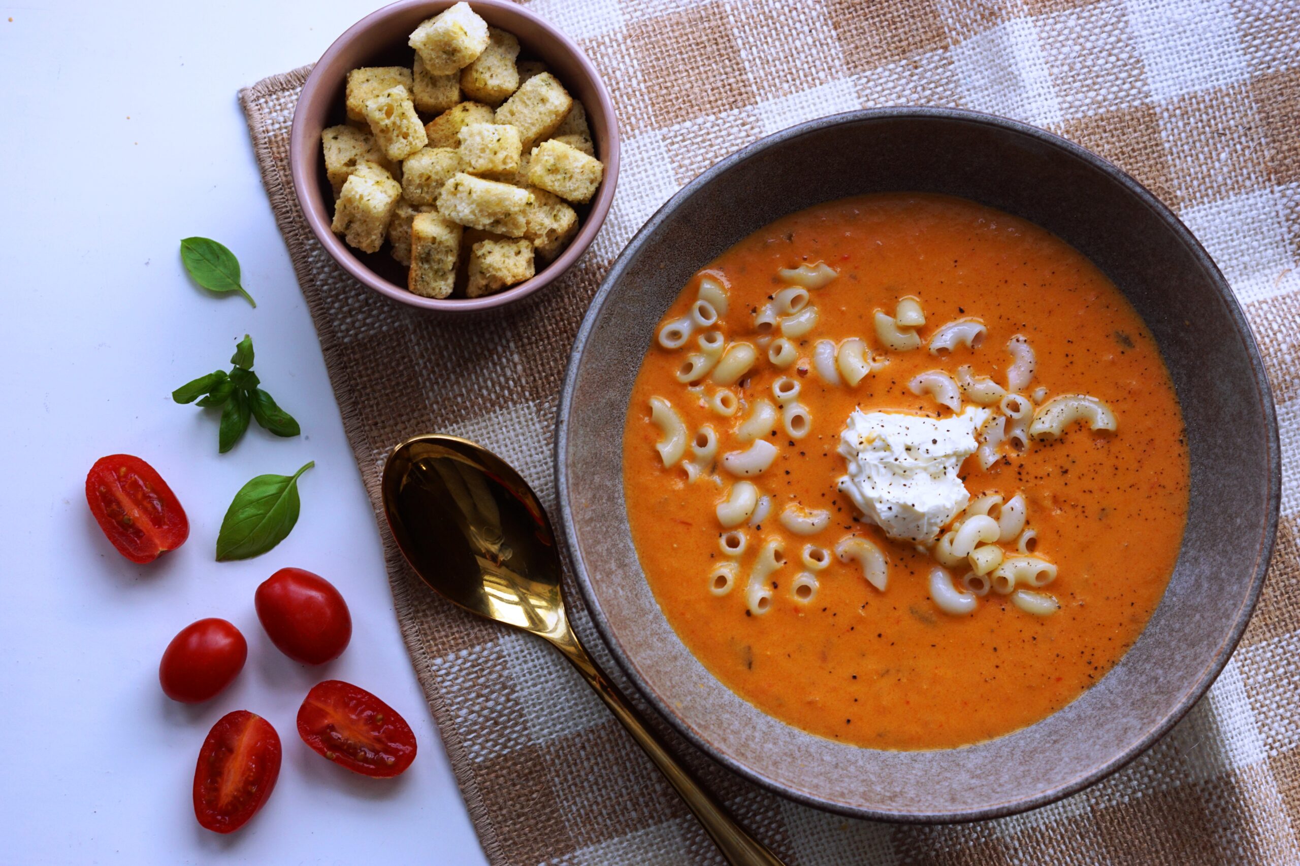 Bagt tomatsuppe m. mascarpone